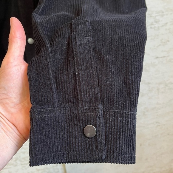 NWT Corduroy Shacket Snap Up Black Front Pockets Oversized Fit No Boundaries - Picture 10 of 15